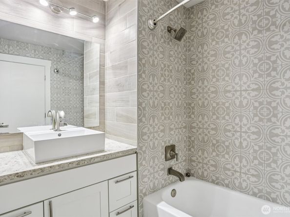 11644 100th Avenue NE 308, Kirkland WA 98034