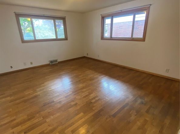 4916 24th Place S, Seattle WA 98108