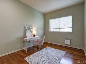4004 Beach Drive SW 205, Seattle WA 98116