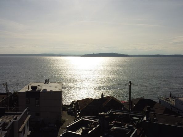 4004 Beach Drive SW 205, Seattle WA 98116