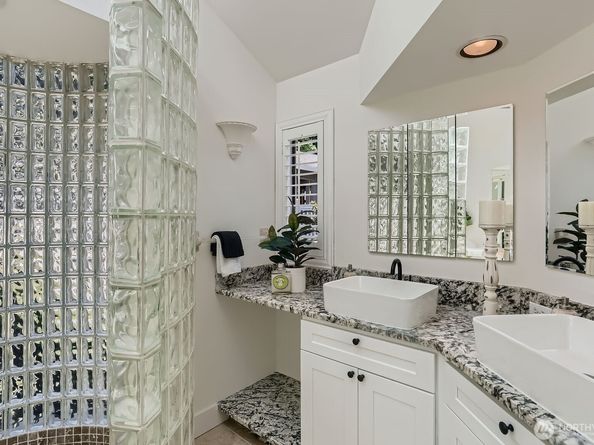 16035 Inglewood Road NE, Kenmore WA 98028