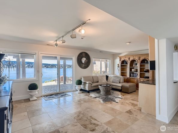 16035 Inglewood Road NE, Kenmore WA 98028