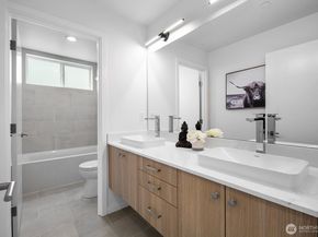 8833 Wallingford Avenue N, Seattle WA 98103