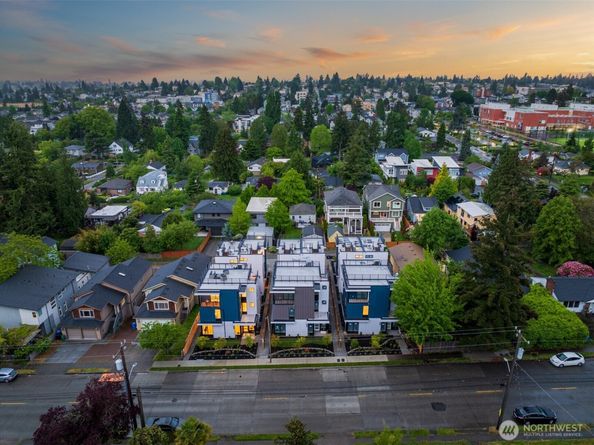 8833 Wallingford Avenue N, Seattle WA 98103