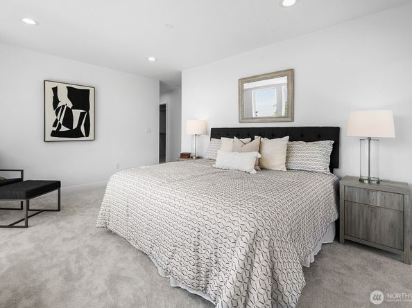 8833 Wallingford Avenue N, Seattle WA 98103