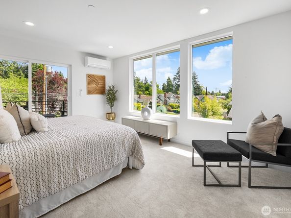 8833 Wallingford Avenue N, Seattle WA 98103