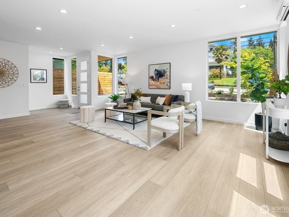 8833 Wallingford Avenue N, Seattle WA 98103