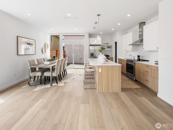 8833 Wallingford Avenue N, Seattle WA 98103