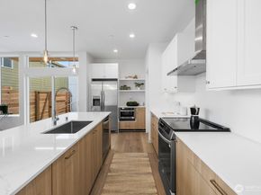 8833 Wallingford Avenue N, Seattle WA 98103
