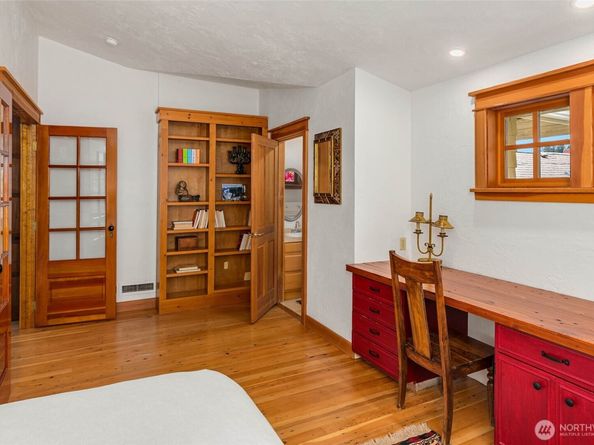 14010 SW Bates Rd., Vashon WA 98070