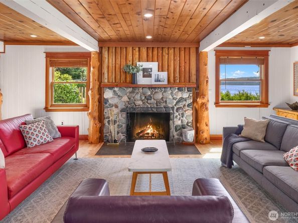 14010 SW Bates Rd., Vashon WA 98070
