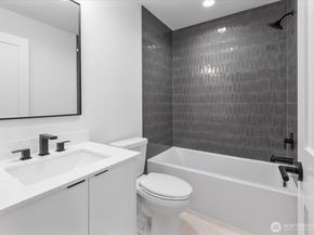 10738 Interlake Avenue N, Seattle WA 98133