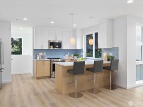 10738 Interlake Avenue N, Seattle WA 98133