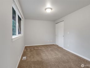 30331 9th Avenue S, Federal Way WA 98003