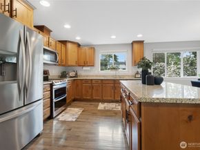 30331 9th Avenue S, Federal Way WA 98003