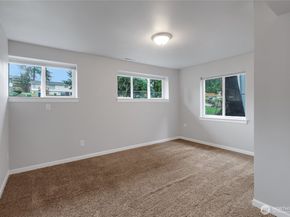 30331 9th Avenue S, Federal Way WA 98003