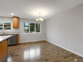 30331 9th Avenue S, Federal Way WA 98003