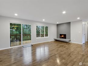 30331 9th Avenue S, Federal Way WA 98003