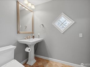 23107 96 Place S, Kent WA 98031