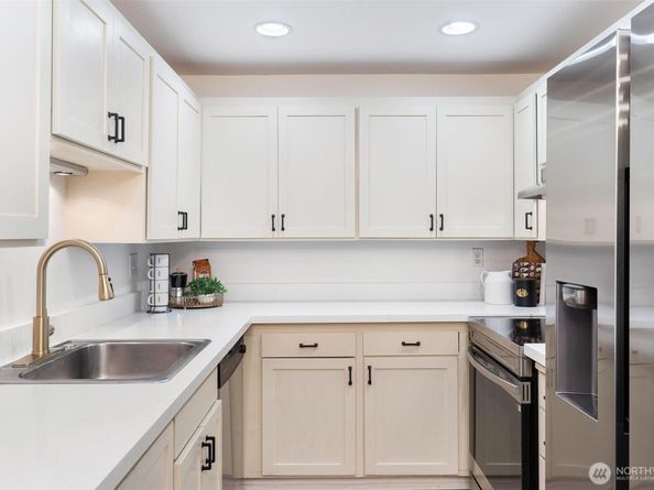 3209 Hoyt Avenue 201, Everett WA 98201