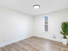 3209 Hoyt Avenue 201, Everett WA 98201