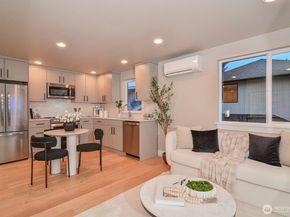 4319 SW 102nd Street, Seattle WA 98146