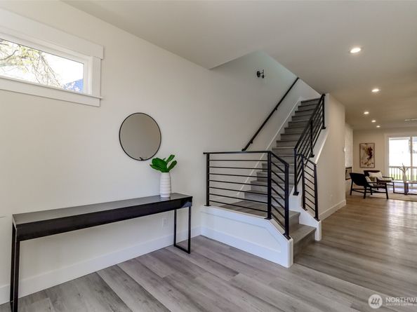 124 S 108th Place, Seattle WA 98168