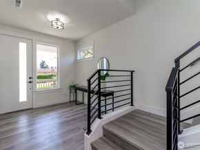 124 S 108th Place, Seattle WA 98168