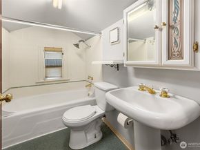 4728 NE 172nd Street, Lake Forest Park WA 98155