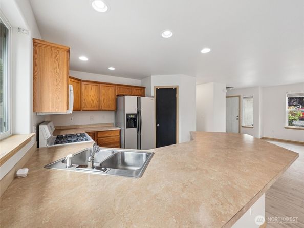 2711 M St SE, Auburn WA 98002