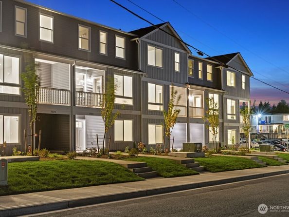 7025 Rainier Drive C, Everett WA 98203