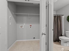 7025 Rainier Drive C, Everett WA 98203