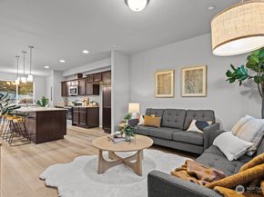 7025 Rainier Drive C, Everett WA 98203