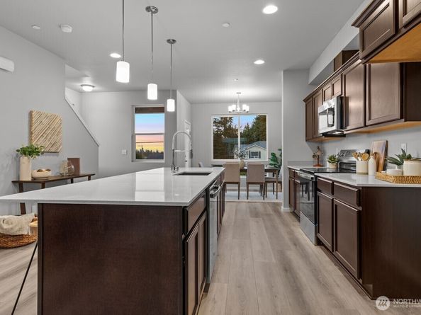7025 Rainier Drive C, Everett WA 98203