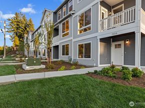 7025 Rainier Drive C, Everett WA 98203