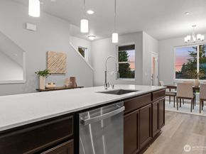 7025 Rainier Drive C, Everett WA 98203