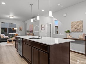 7025 Rainier Drive C, Everett WA 98203