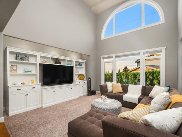 217 9th Avenue S, Edmonds WA 98020