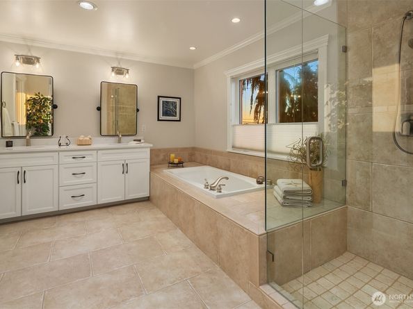 217 9th Avenue S, Edmonds WA 98020