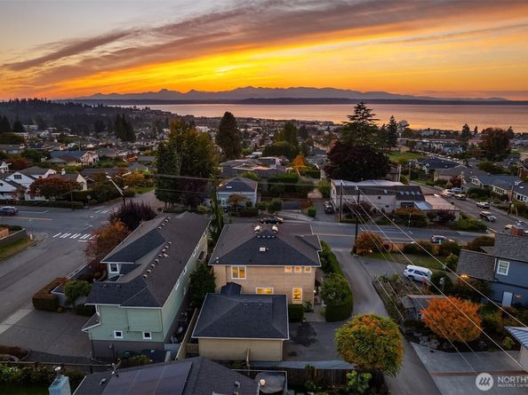 217 9th Avenue S, Edmonds WA 98020