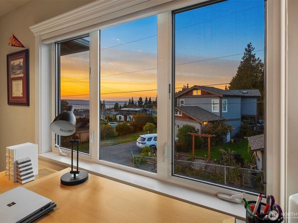 217 9th Avenue S, Edmonds WA 98020