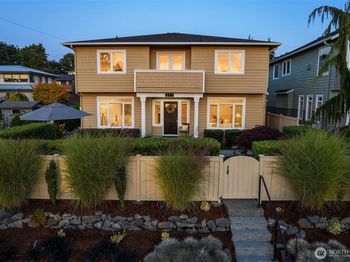 217 9th Avenue S