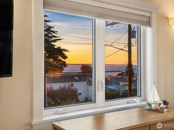 217 9th Avenue S, Edmonds WA 98020