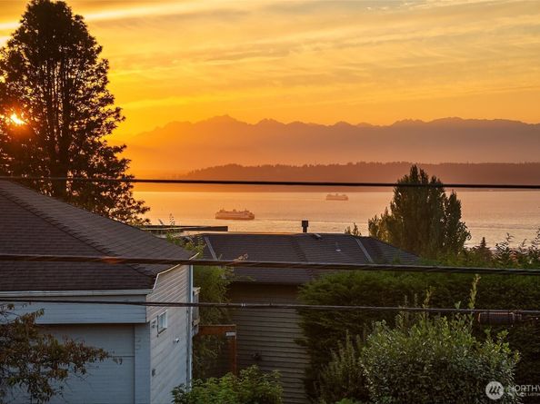 217 9th Avenue S, Edmonds WA 98020