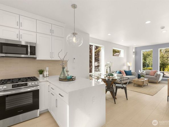 911 N 98th Street A, Seattle WA 98103