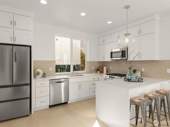 911 N 98th Street A, Seattle WA 98103