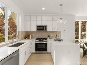 911 N 98th Street A, Seattle WA 98103