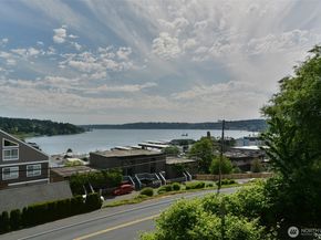 6322 NE 181st Street, Kenmore WA 98028