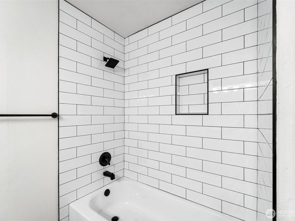 604 213TH Street SW, Bothell WA 98021