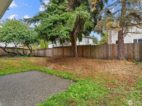 604 213TH Street SW, Bothell WA 98021